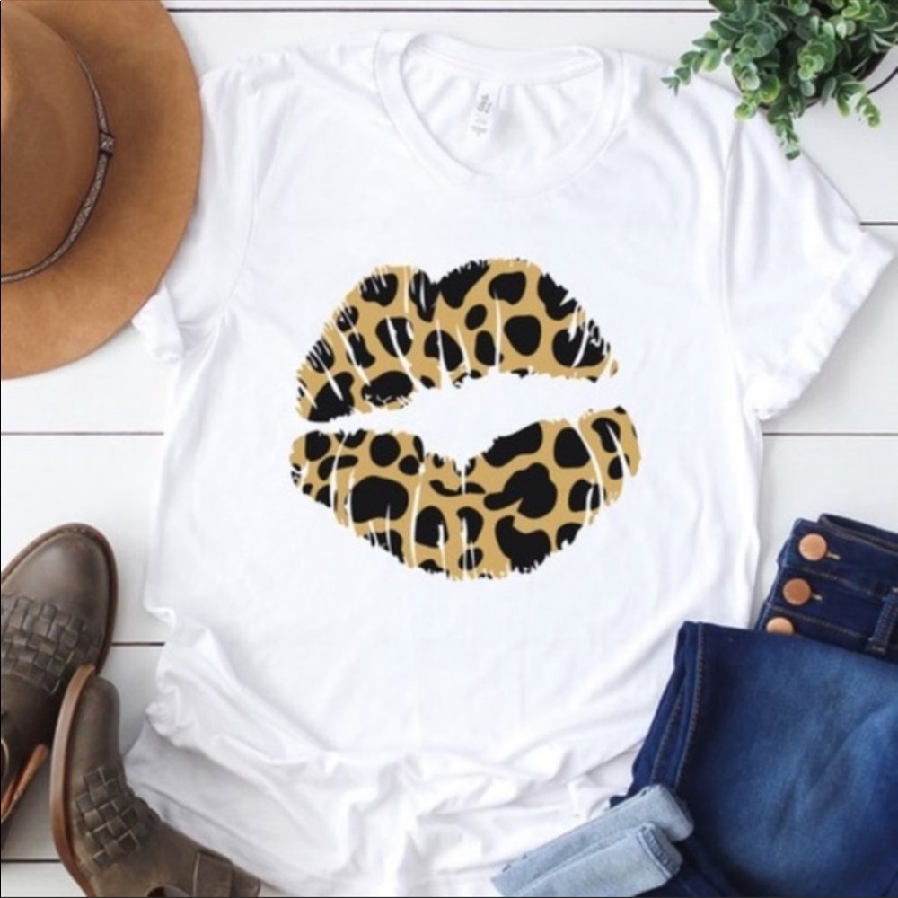 Leopard Print Glitter Lips T-Shirt